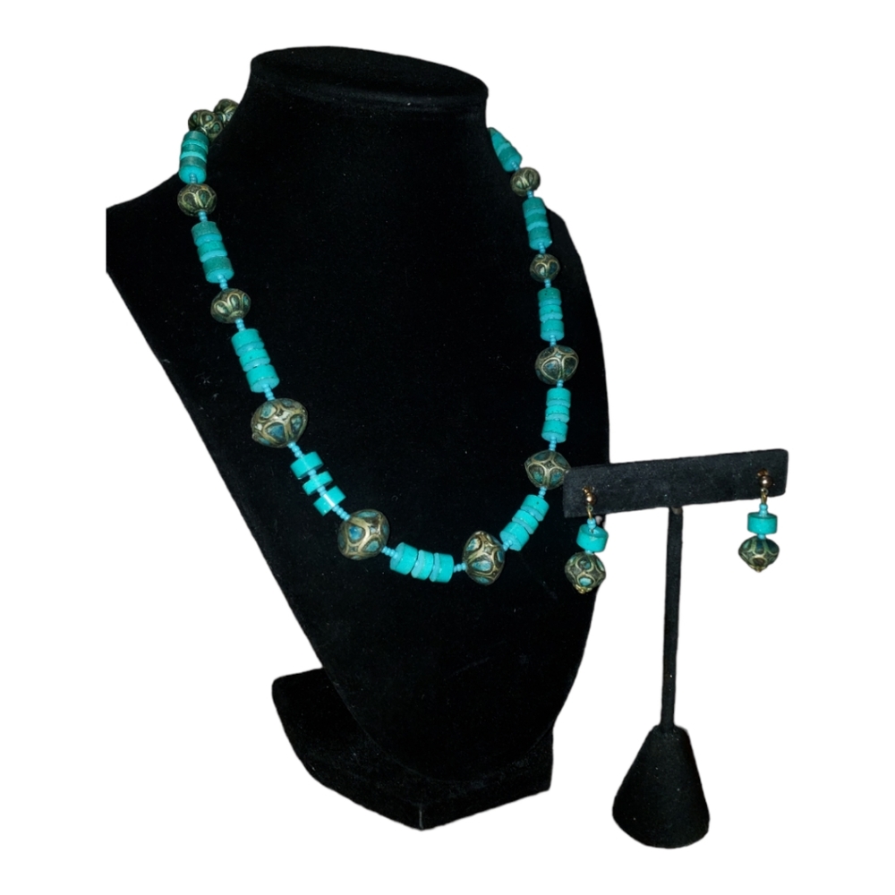 Hand crafted turquoiseBeaded necklace and earrings set. (Sku 486)